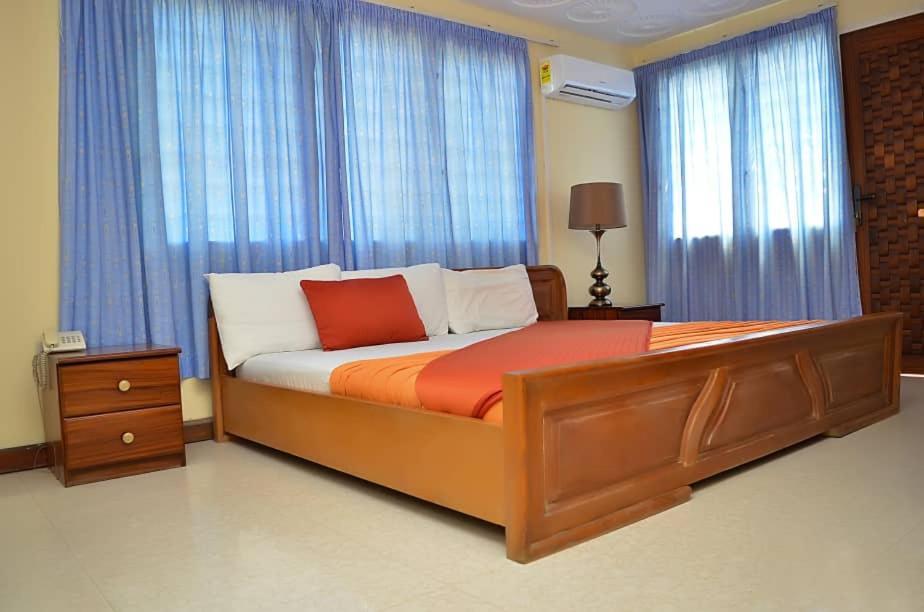 Hotel Loreto Cape Coast Ngoại thất bức ảnh