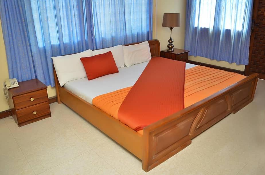 Hotel Loreto Cape Coast Ngoại thất bức ảnh